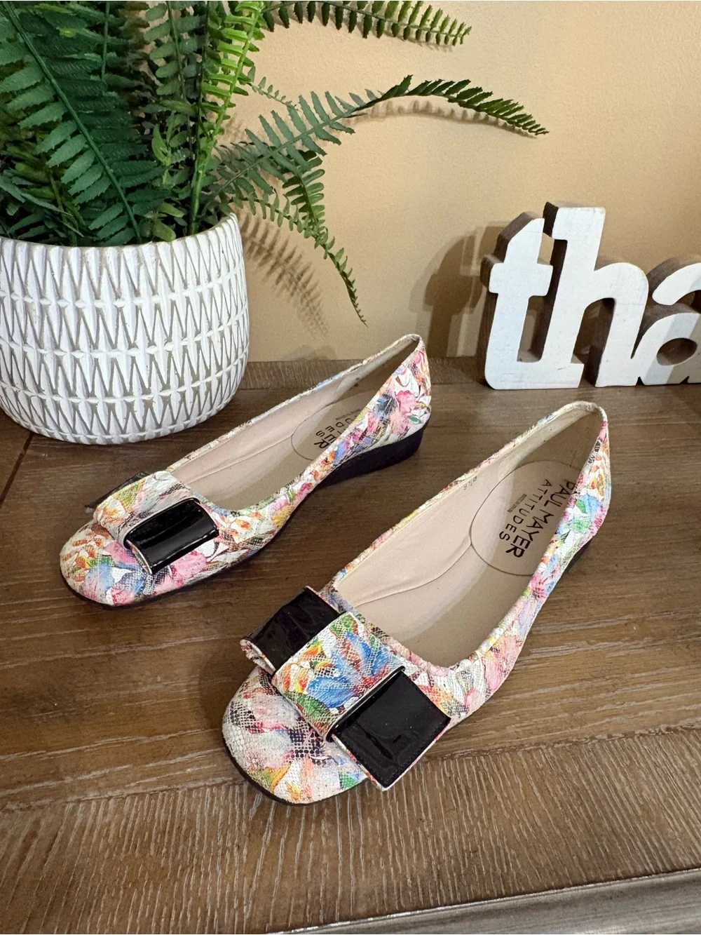 Paul Mayer Attitudes floral-print low-wedge flats Size 8.5 B